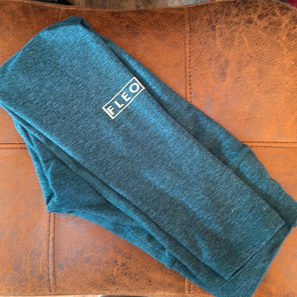 Brand New with tag Fleo Bounce Leggings 25” size small